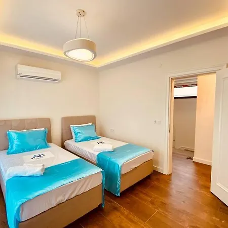 Vilă Oasis Villalari 15
